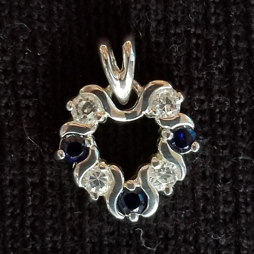 Pendant - Picture 1 of 2
